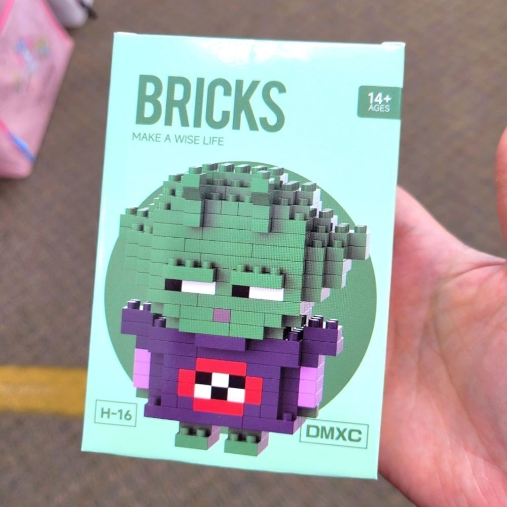 Brand New Dragon Ball Z Bricks Lego Figure